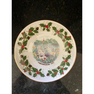 Royal Grafton " Twelve Days of Christmas" Plate, Seven Swans A Swimming, 1982